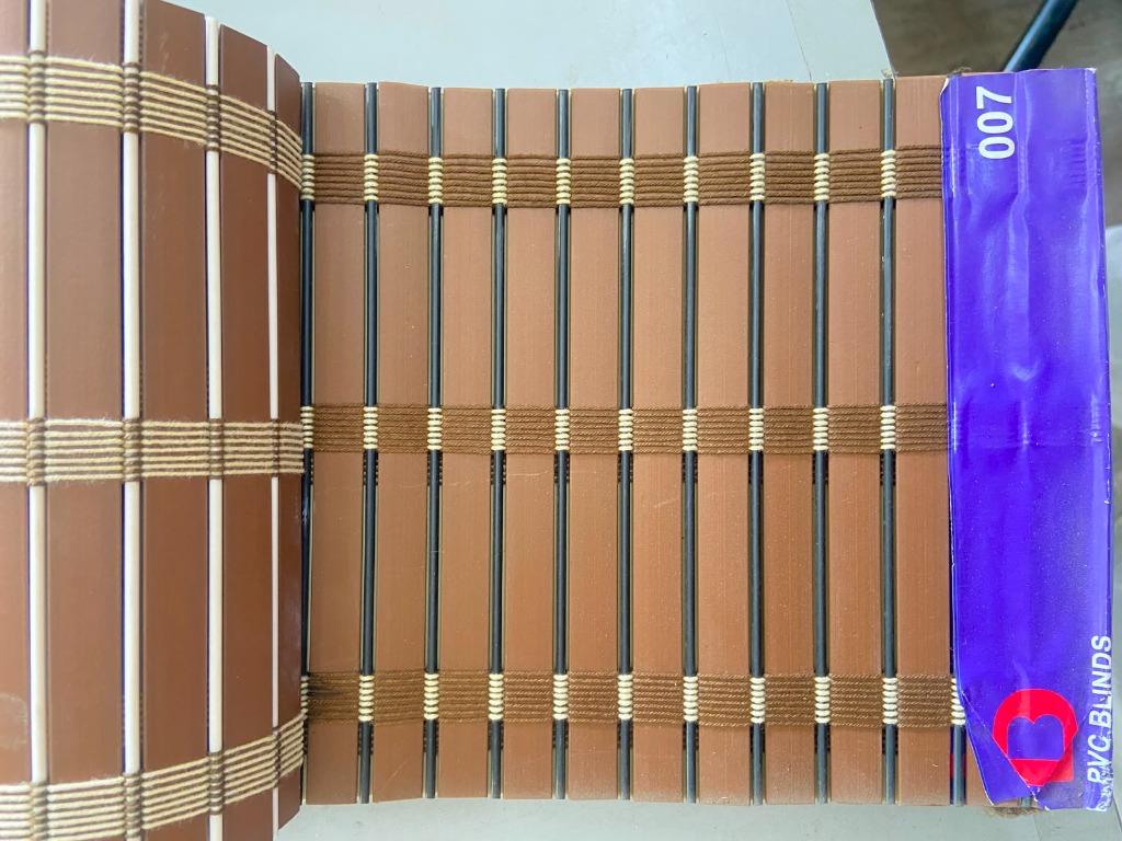 Wood-look PVC roll blinds swatch 007